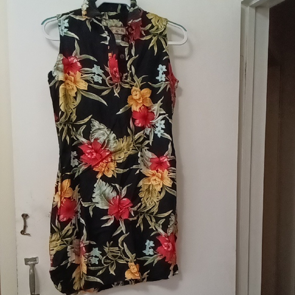 WOMEN'Caribbean Joe Sleeveless Black Floral Shift Dress with Red & Yellow Blooms